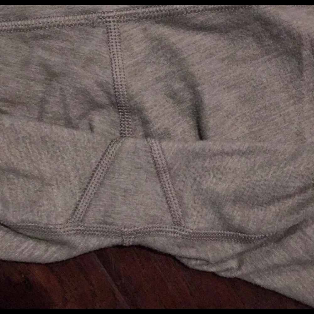 Lululemon - Picture 4 of 5